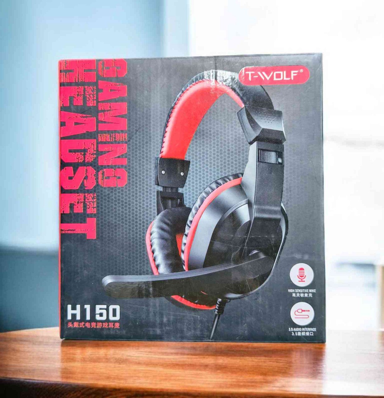 T-WOLF H150 একটি স্টাইলিশ ডিজাইনের ওয়্যার্ড গেমিং হেডফোন।